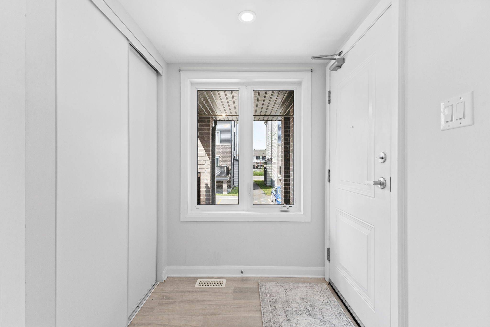 Orleans - Cumberland And Area, ON K4A 5H5,706 AMBERWING Private #D