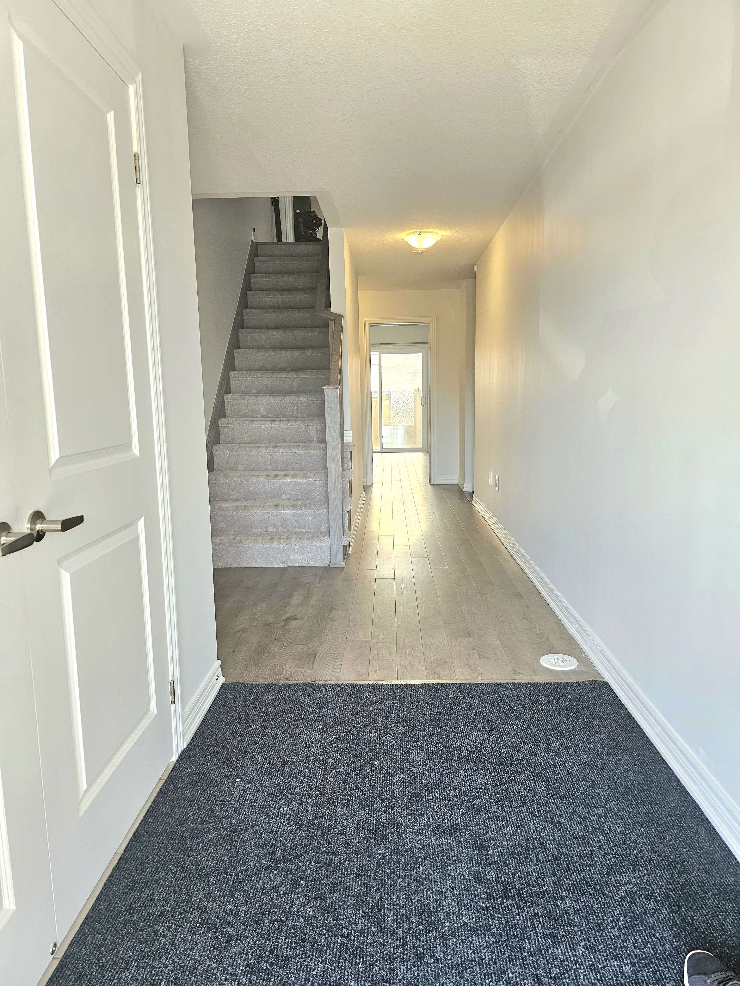 Hamilton, ON L8K 0A4,98 HIBISCUS LN