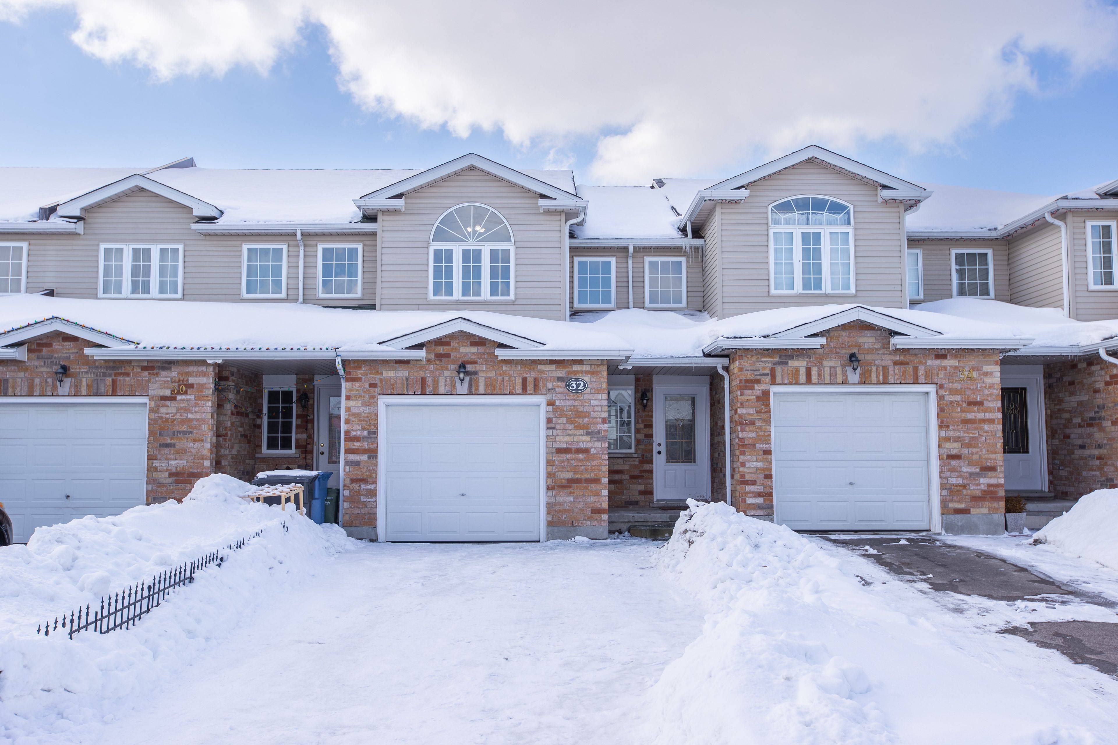32 Hasler CRES, Guelph, ON N1L 0A2