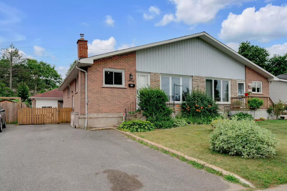 Kingston, ON K7K 2X2,190 Conacher DR