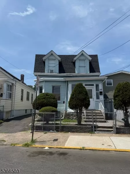 92 Lewis St, Paterson City, NJ 07501