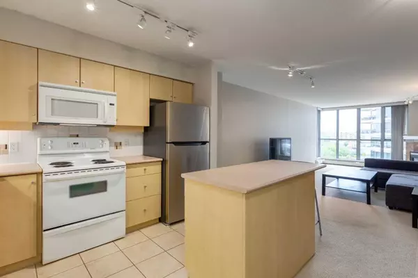 Calgary, AB T2P 5G4,650 10 ST SW #604