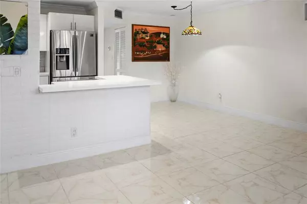 Sunrise, FL 33322,8851 Sunrise Lakes Blvd #203