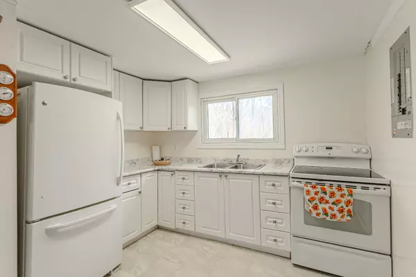 Kawartha Lakes, ON L0K 2B0,311 Black River RD