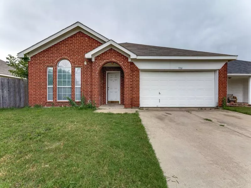 7116 Park Creek Circle E, Fort Worth, TX 76137