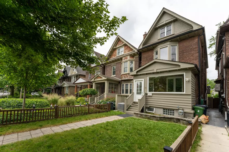 52 Woodycrest AVE, Toronto E03, ON M4J 3A7