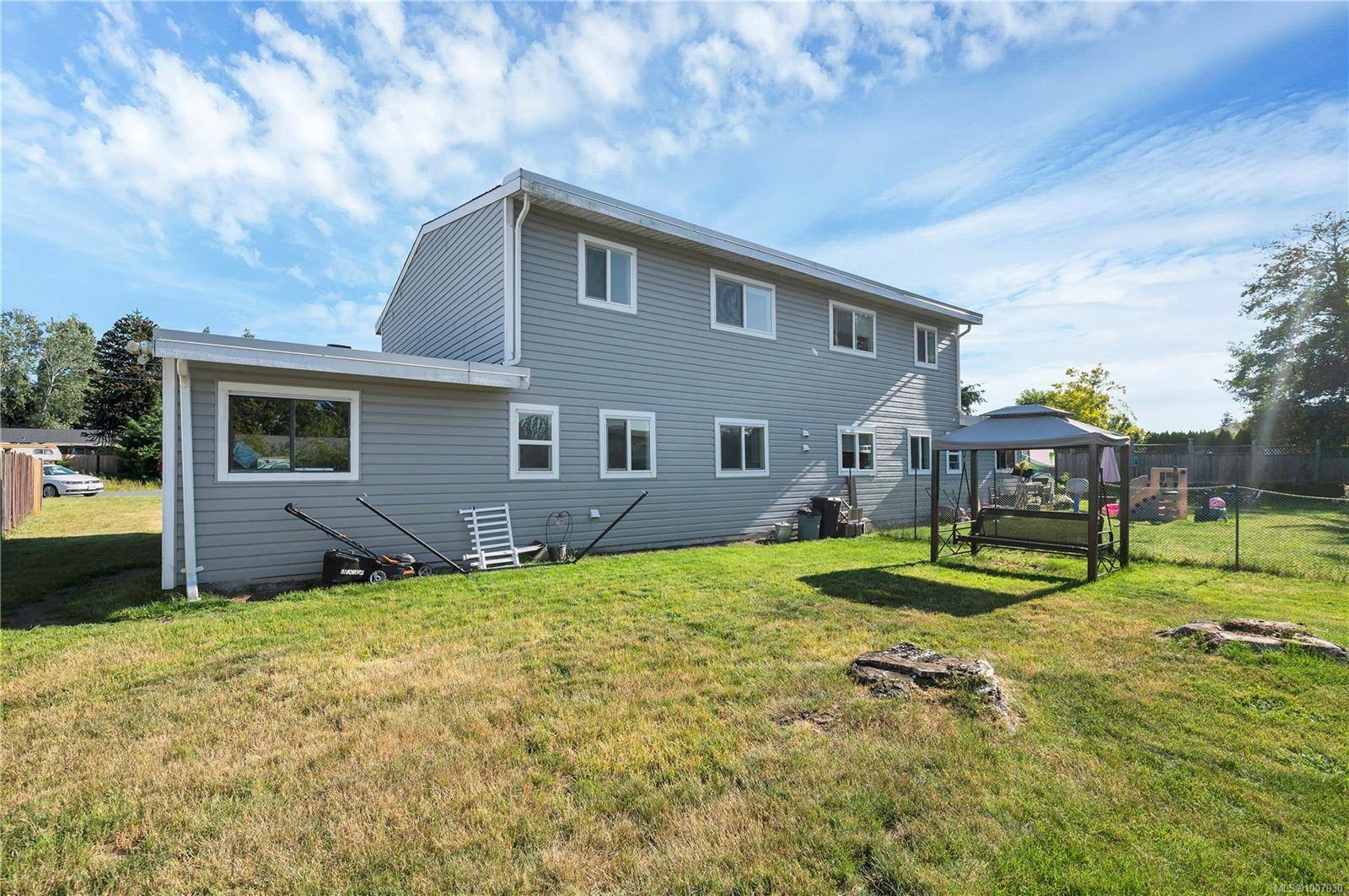 Campbell River, BC V9W 5N4,925 Watson Cres