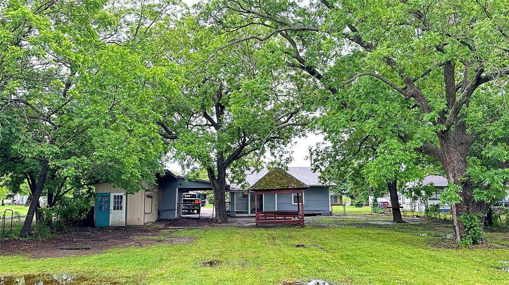 Farmersville, TX 75442,1006 S Main Street