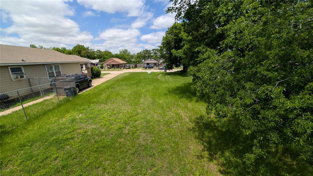 Fort Worth, TX 76104,1442 E Allen Avenue
