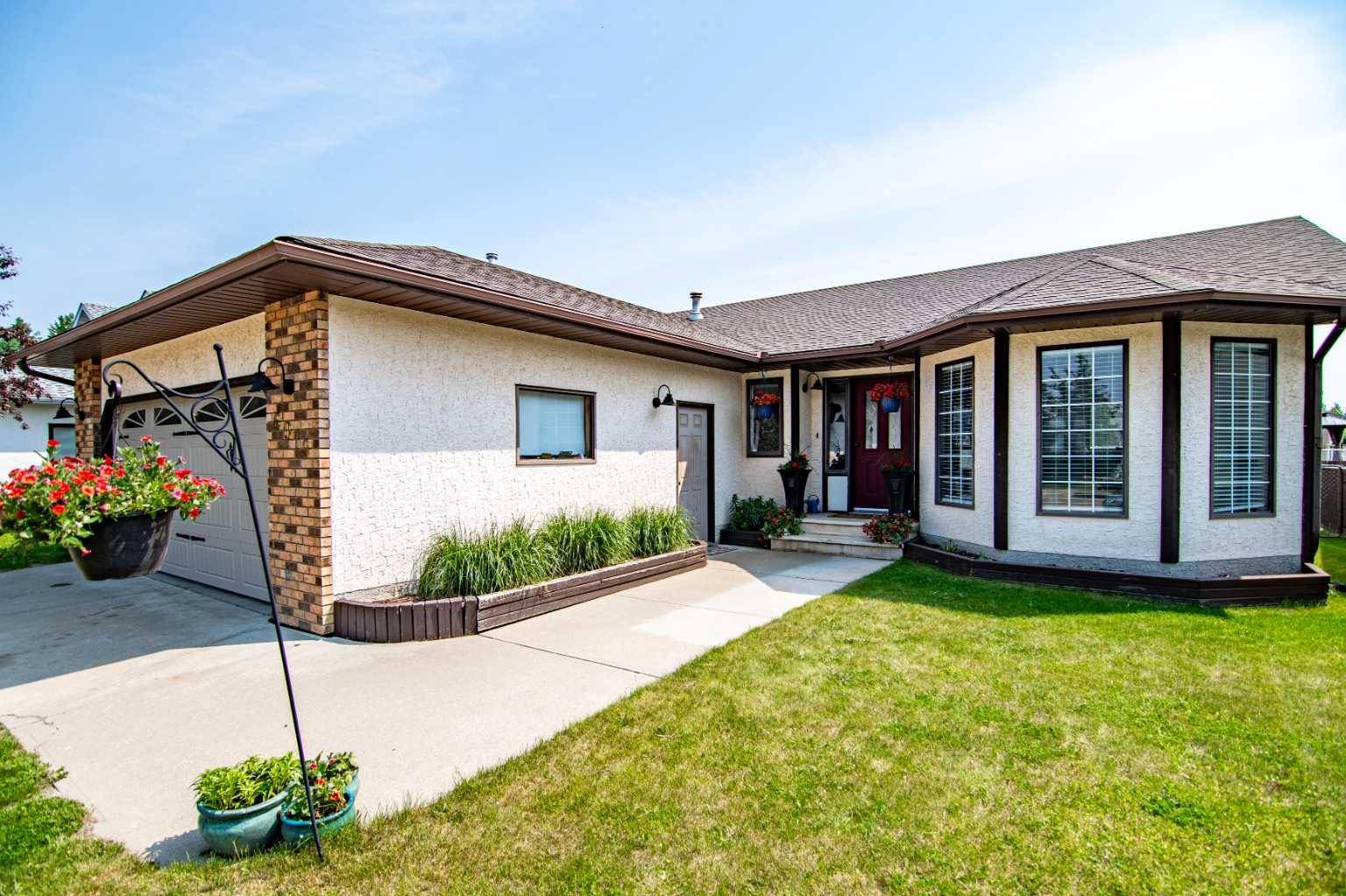 6019 69 AVE, Rocky Mountain House, AB T4T 1K6