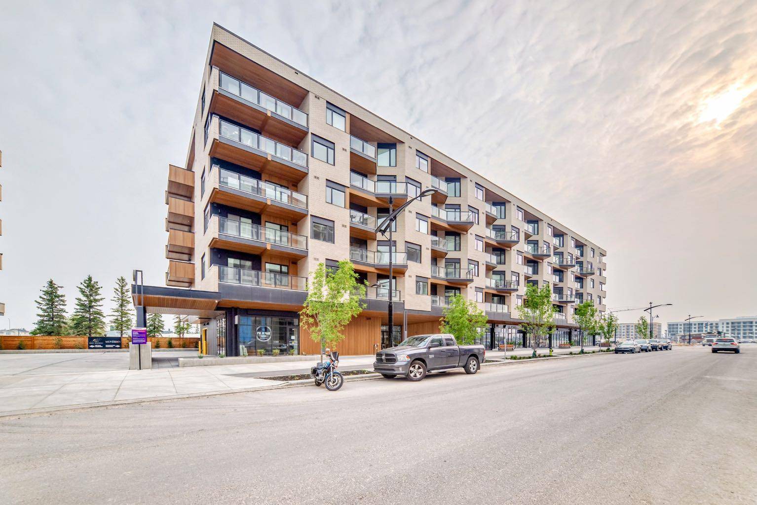 8230 Broadcast AVE SW #411, Calgary, AB T3H6M1