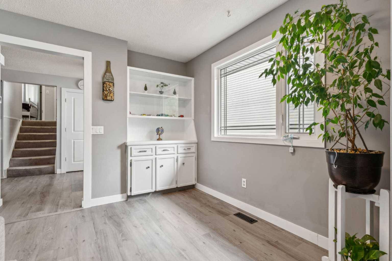 Calgary, AB T3J 2R3,32 Tararidge DR NE