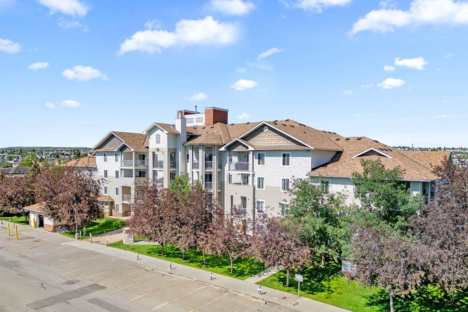 16 Country Village Bay NE #2205, Calgary, AB T3K 5Y9