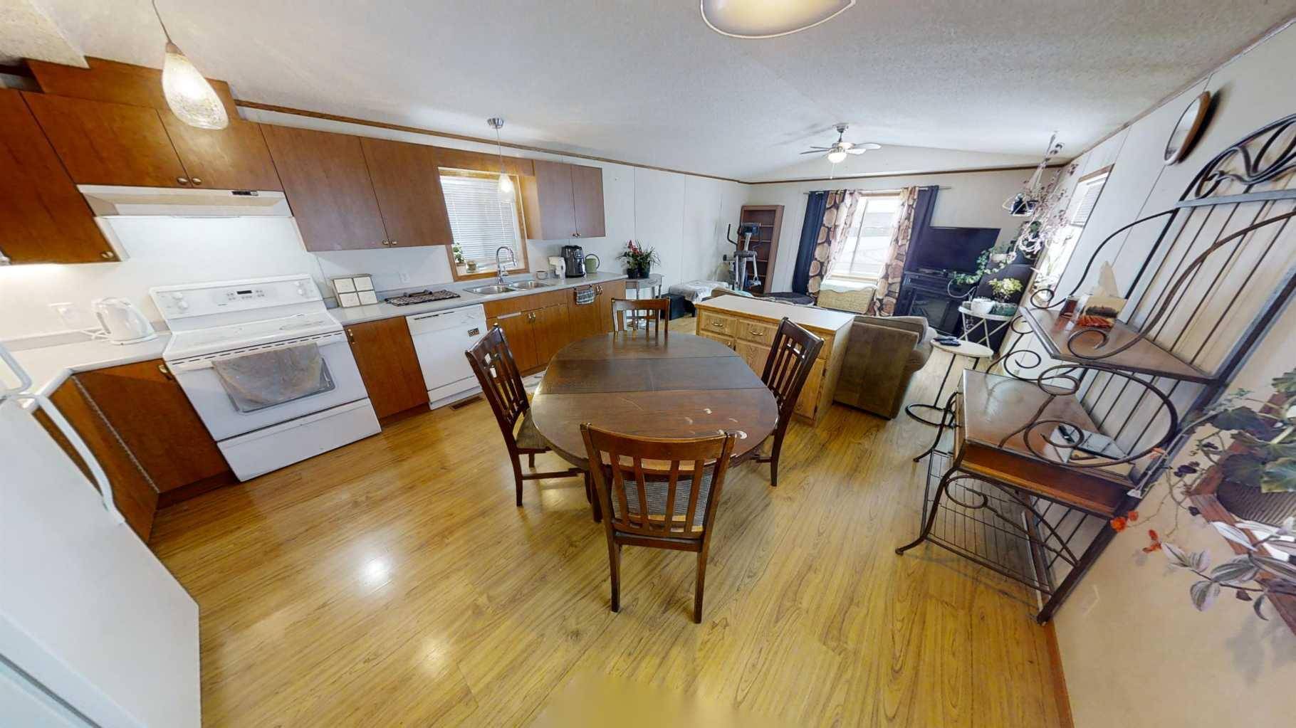 Clairmont, AB T8X5E4,10806 98 ST