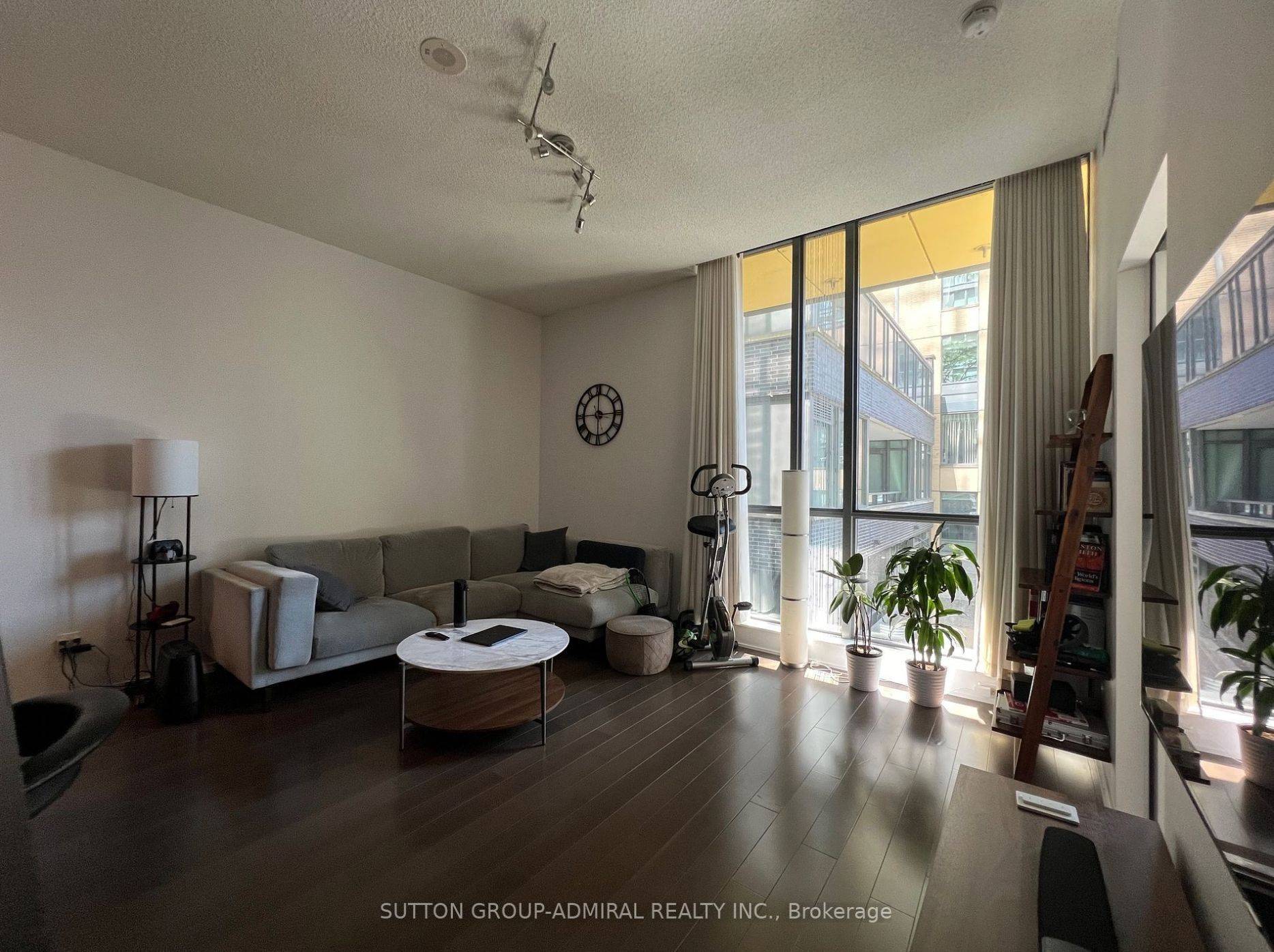 8 Charlotte ST #611, Toronto C01, ON M5V 0K4
