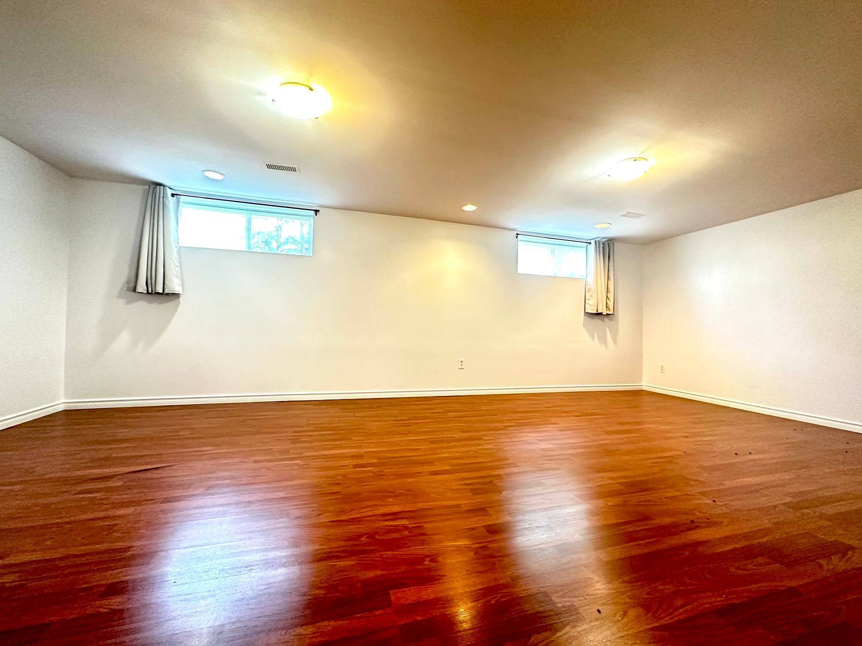 Toronto E05, ON M1T 1W5,Bsmt 92 Scarden AVE