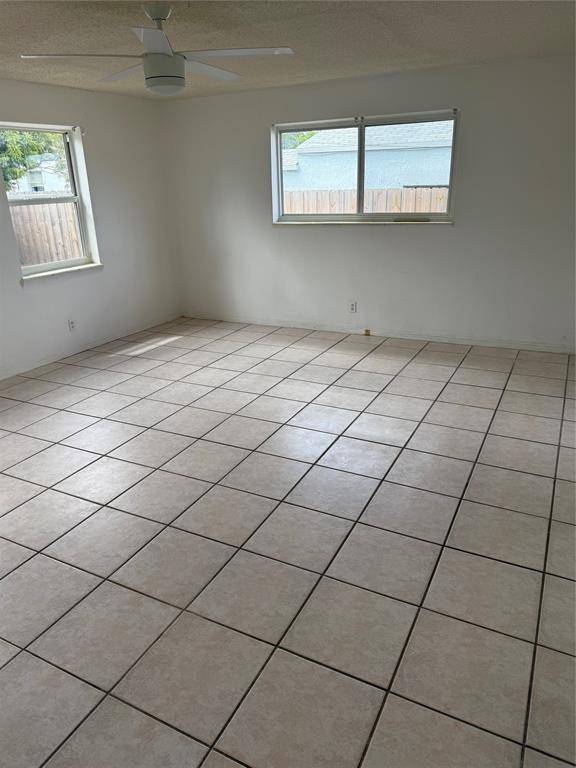 Hollywood, FL 33021,208 N 56th Ave