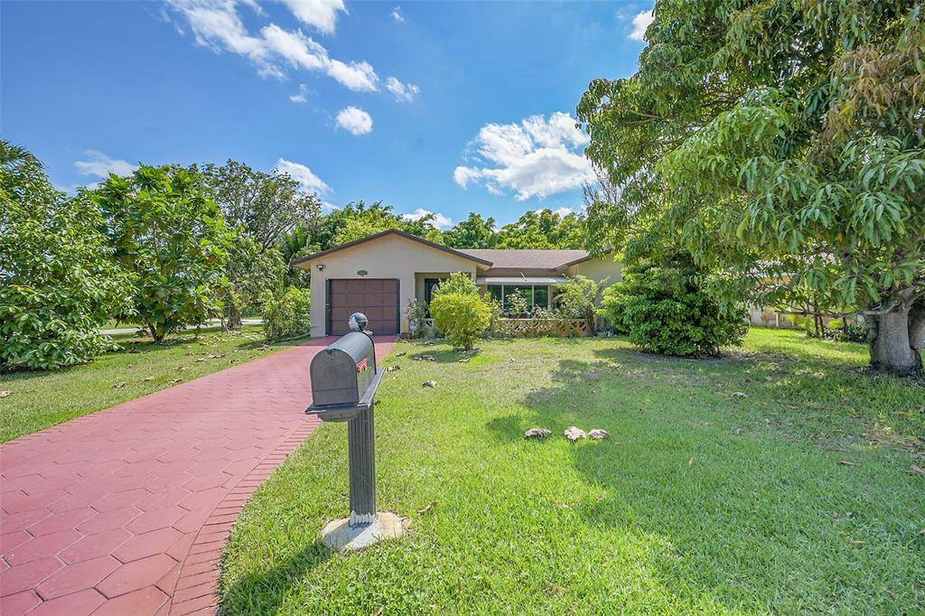 7105 NW 89th Ave, Tamarac, FL 33321