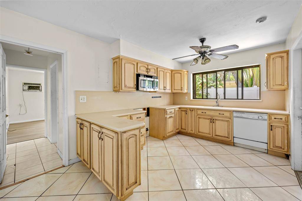 Fort Lauderdale, FL 33305,1780 NE 19th St