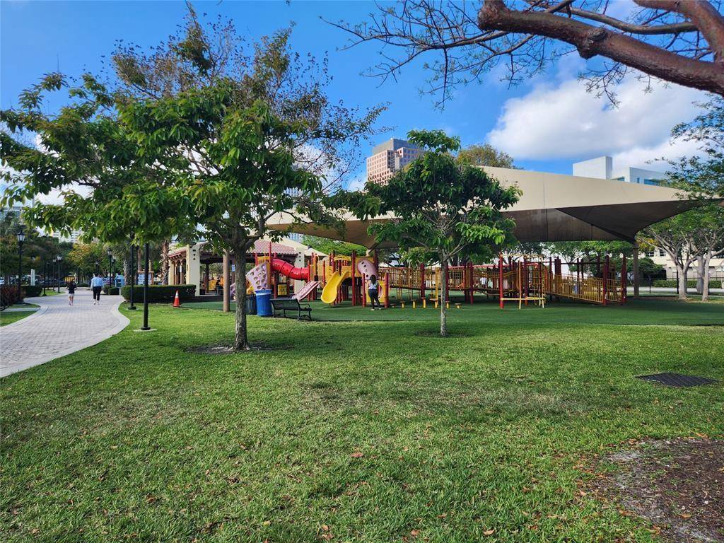Fort Lauderdale, FL 33315,200 SW 9th St #1