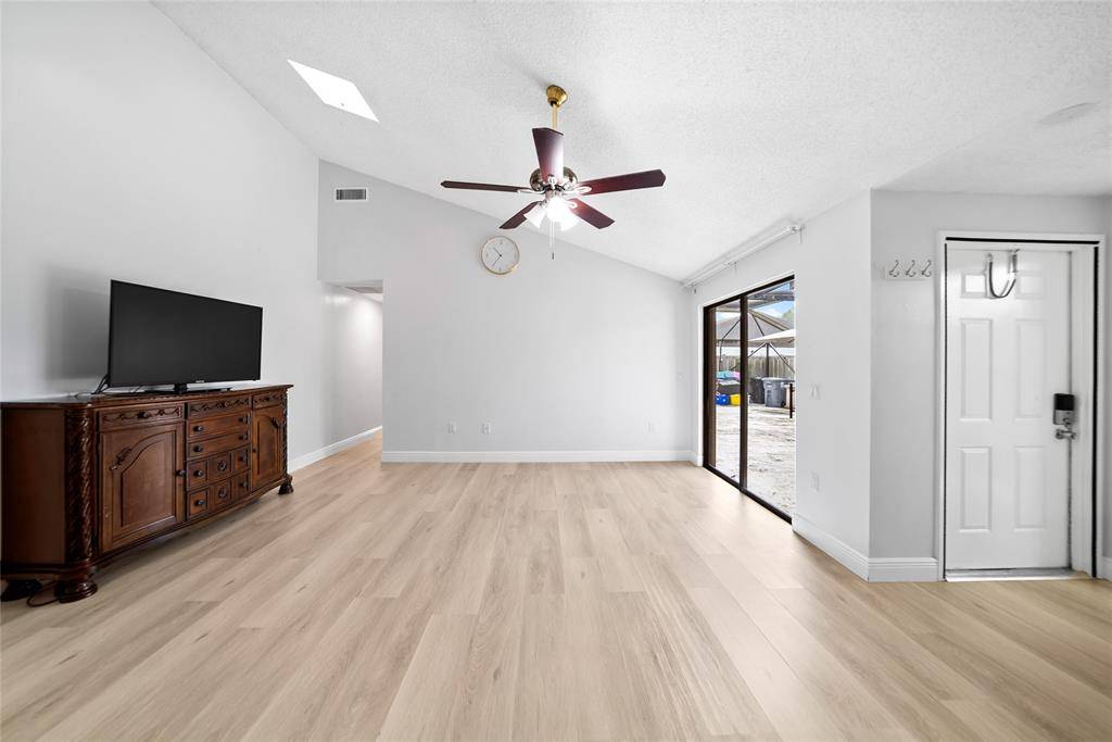 Boca Raton, FL 33496,9986 Boca Gardens Trail #C