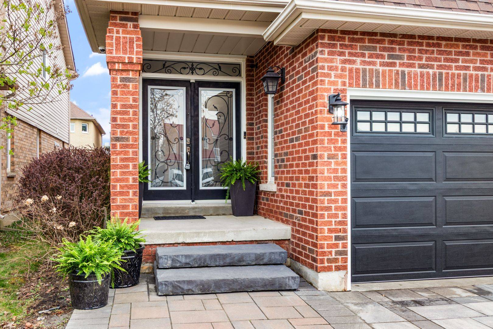 Newmarket, ON L3X 2L5,609 Mcbean AVE