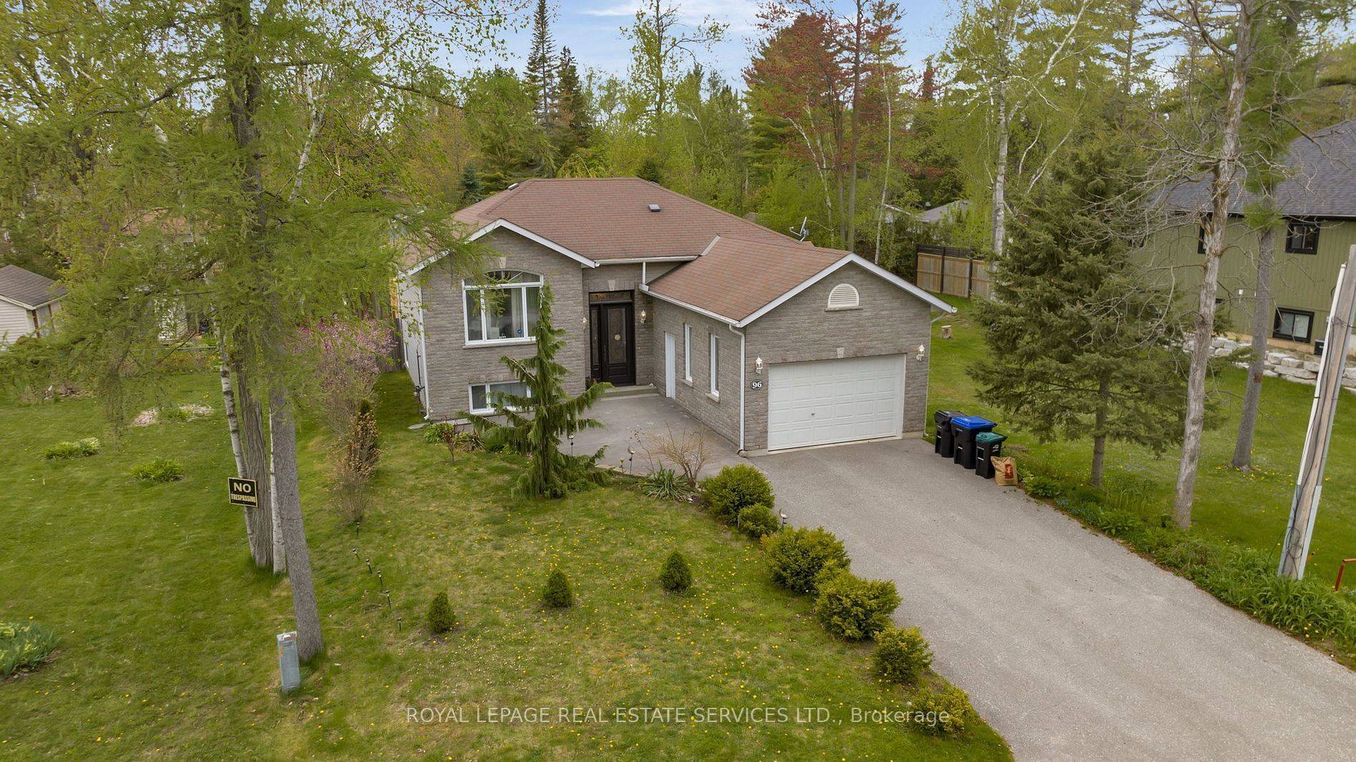 Wasaga Beach, ON L9Z 1Y7,96 46th ST N
