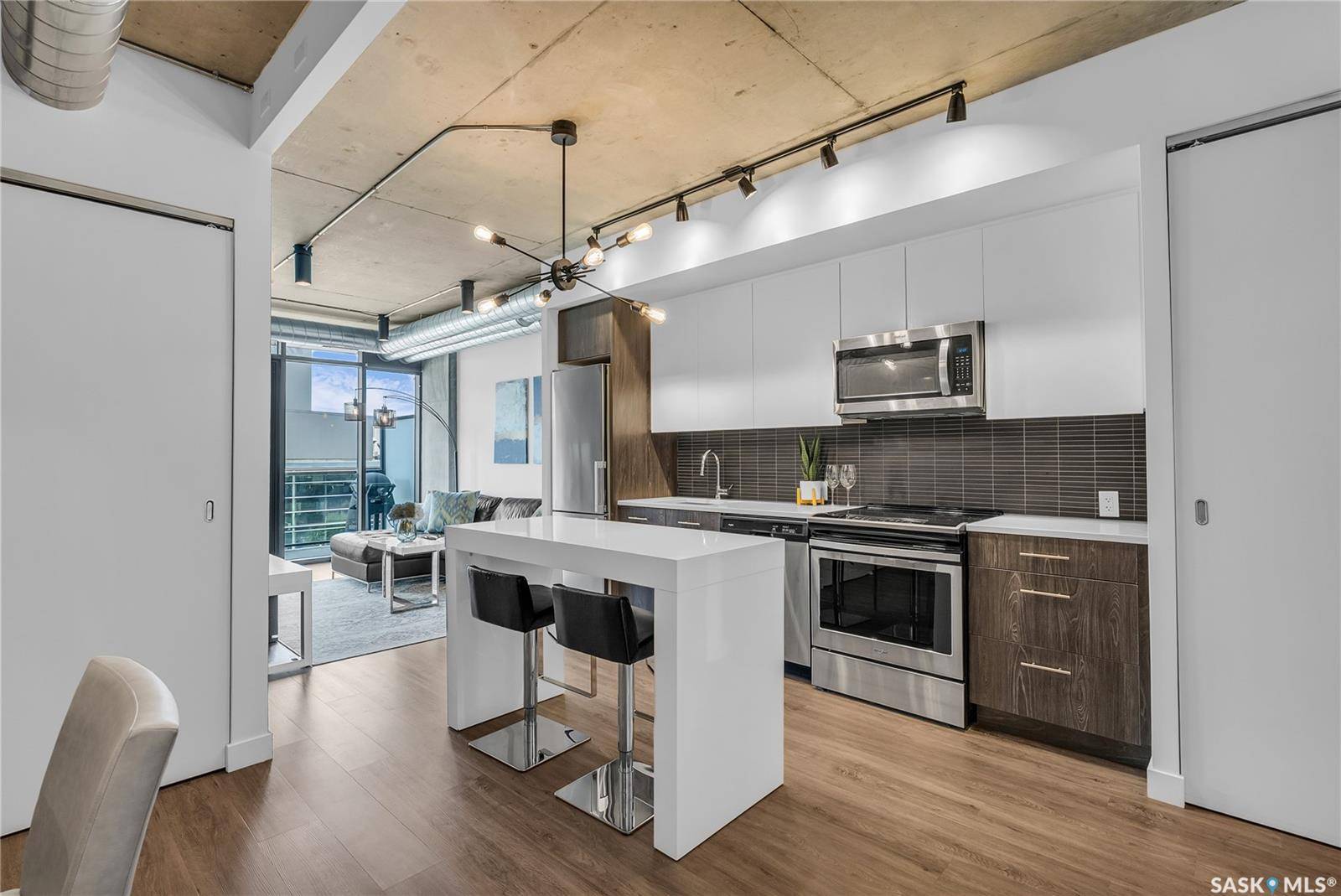 Saskatoon, SK S7K 4H5,490 2nd AVENUE S #303