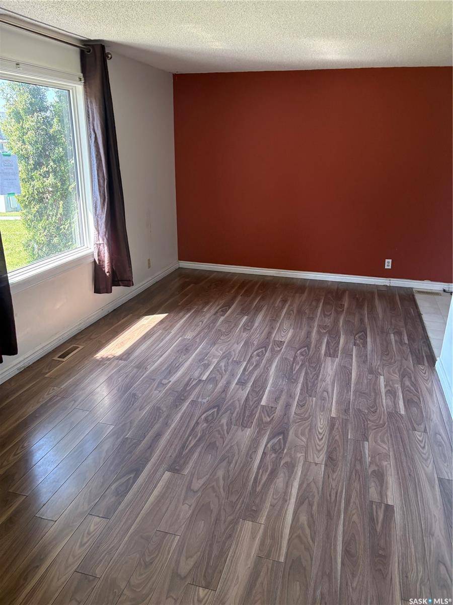 Regina, SK S4S 6A4,4028 Castle ROAD