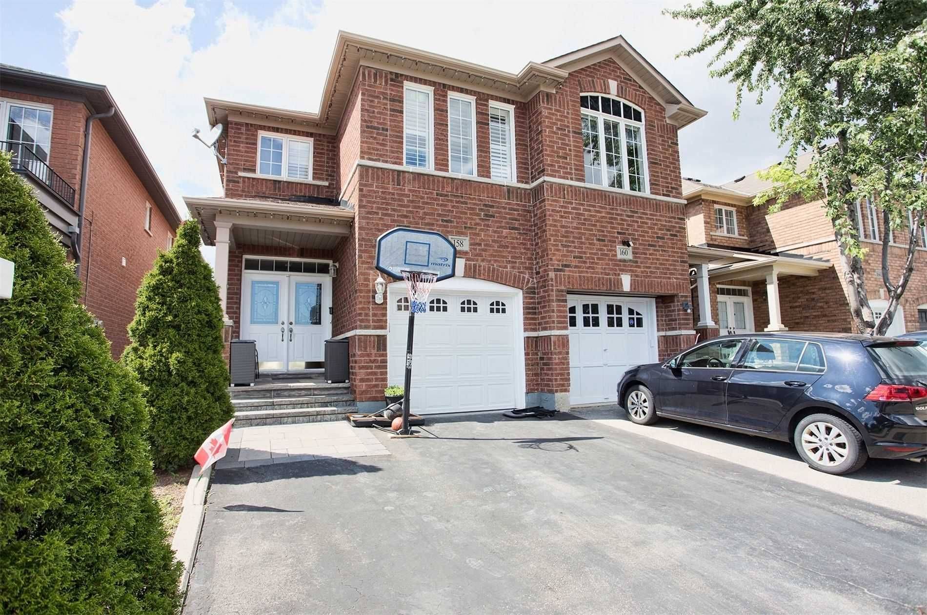 158 Breton AVE #Upper, Mississauga, ON L4Z 4K4