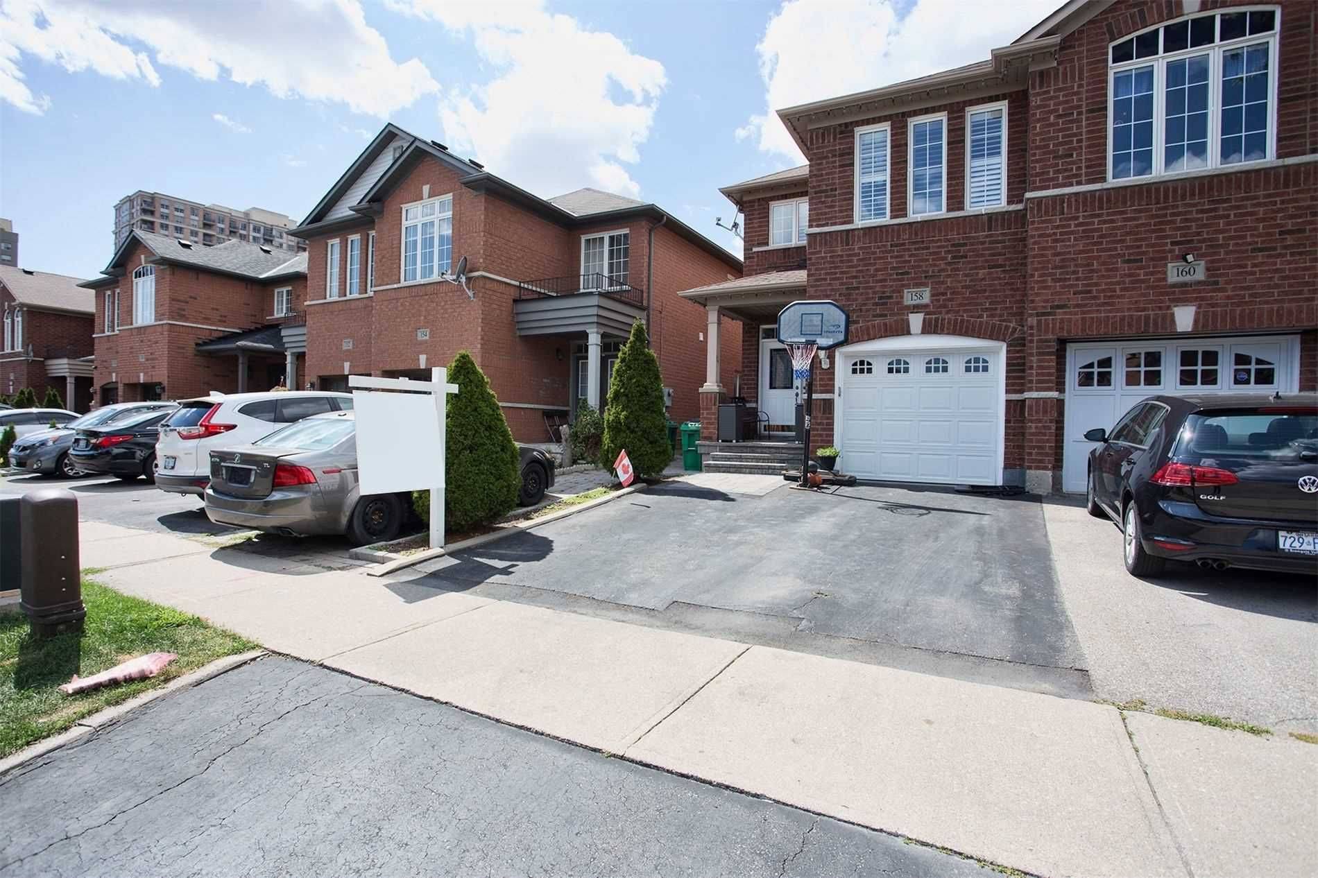 Mississauga, ON L4Z 4K4,158 Breton AVE #Upper