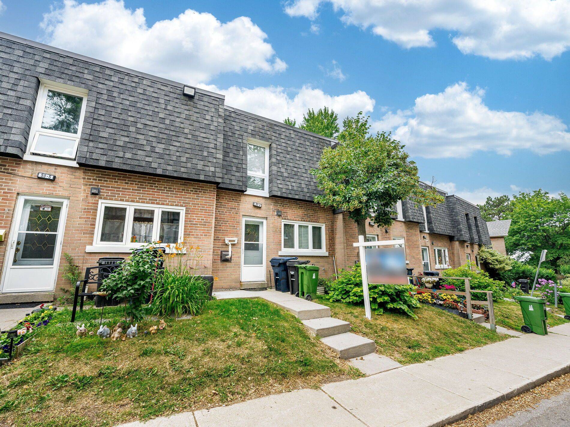 Toronto W05, ON M3J 1B1,50 Grandravine DR #6