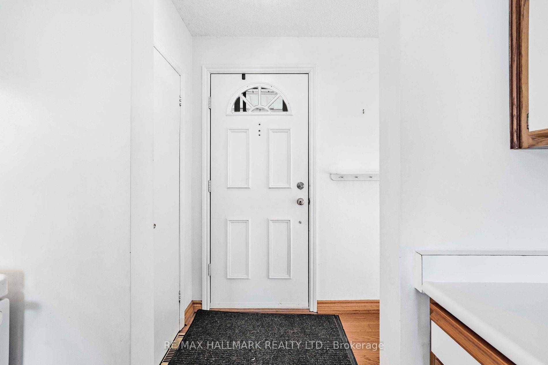 Toronto W10, ON M9W 2B8,17 Tofield CRES