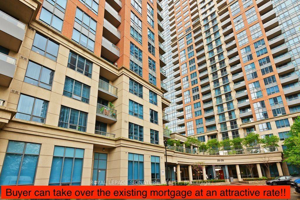25 Viking LN #1753, Toronto W08, ON M9B 0A1