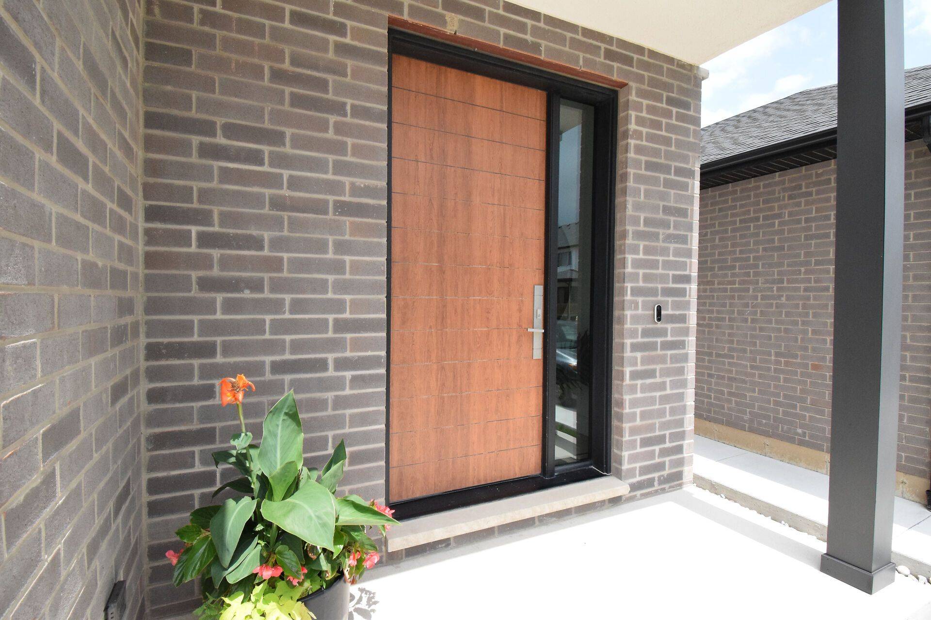 Thorold, ON L2V 0J9,82 IVY CRES
