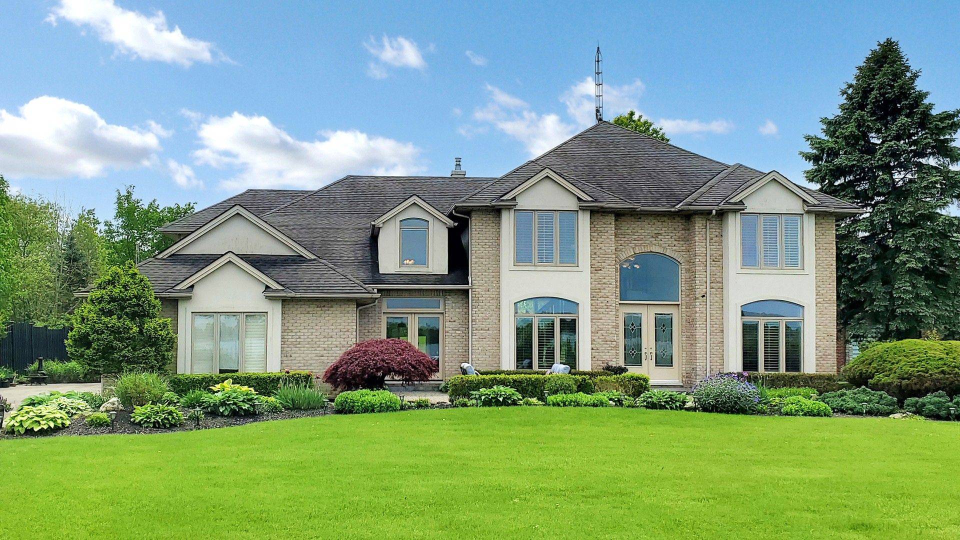 Fort Erie, ON L2A 5M4,2011 Niagara Pkwy