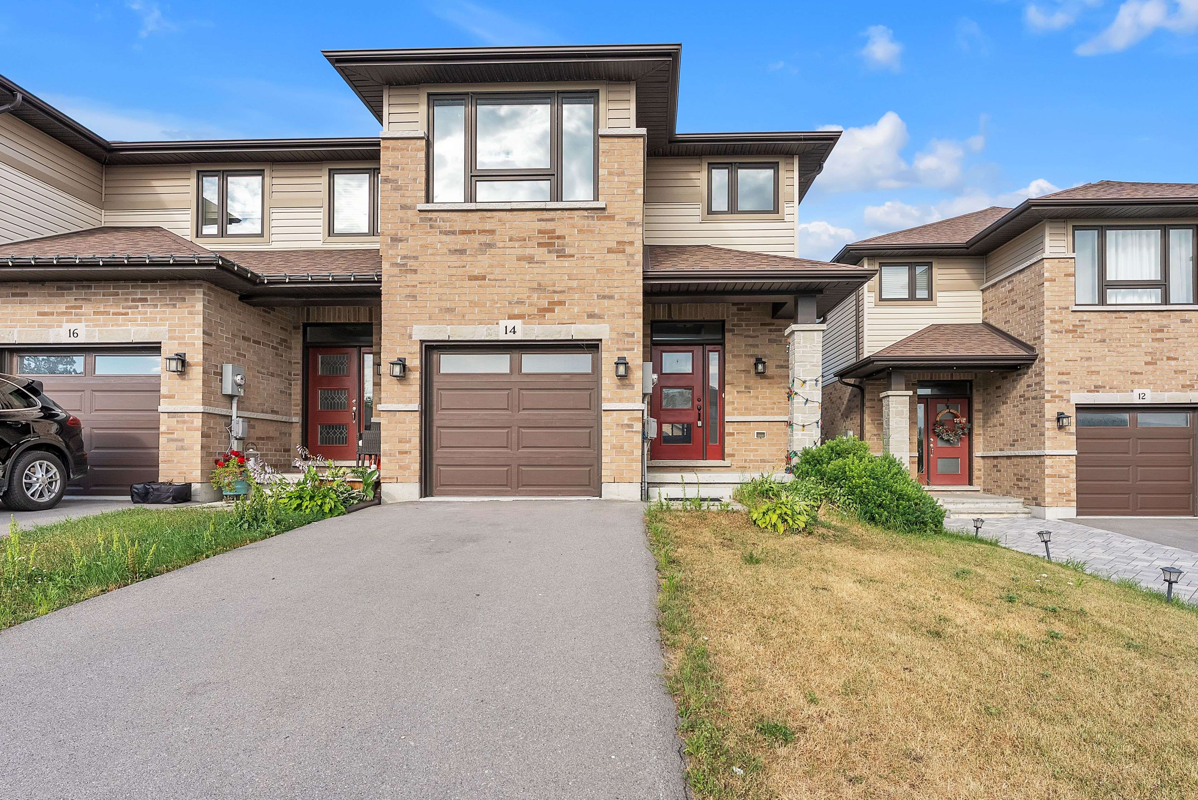 Quinte West, ON K8R 1G3,14 Ledgerock CT
