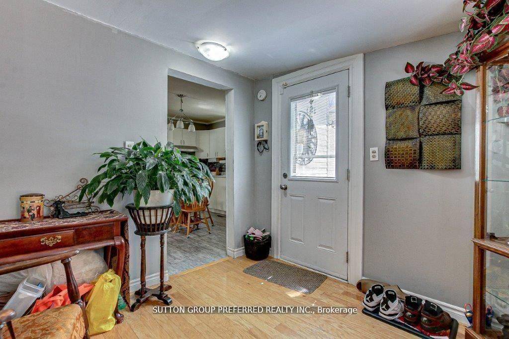 London East, ON N5Z 2B4,25 Pegler ST