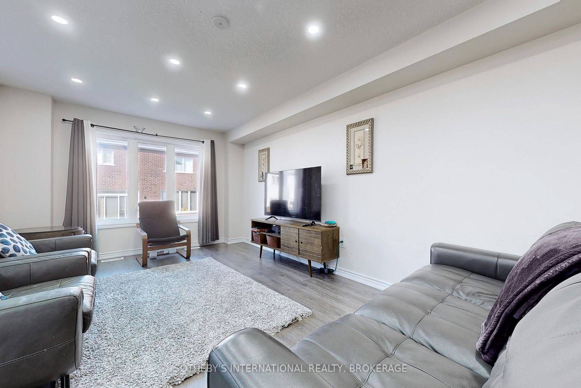 Niagara Falls, ON L2H 3R5,7784 White Pine CRES