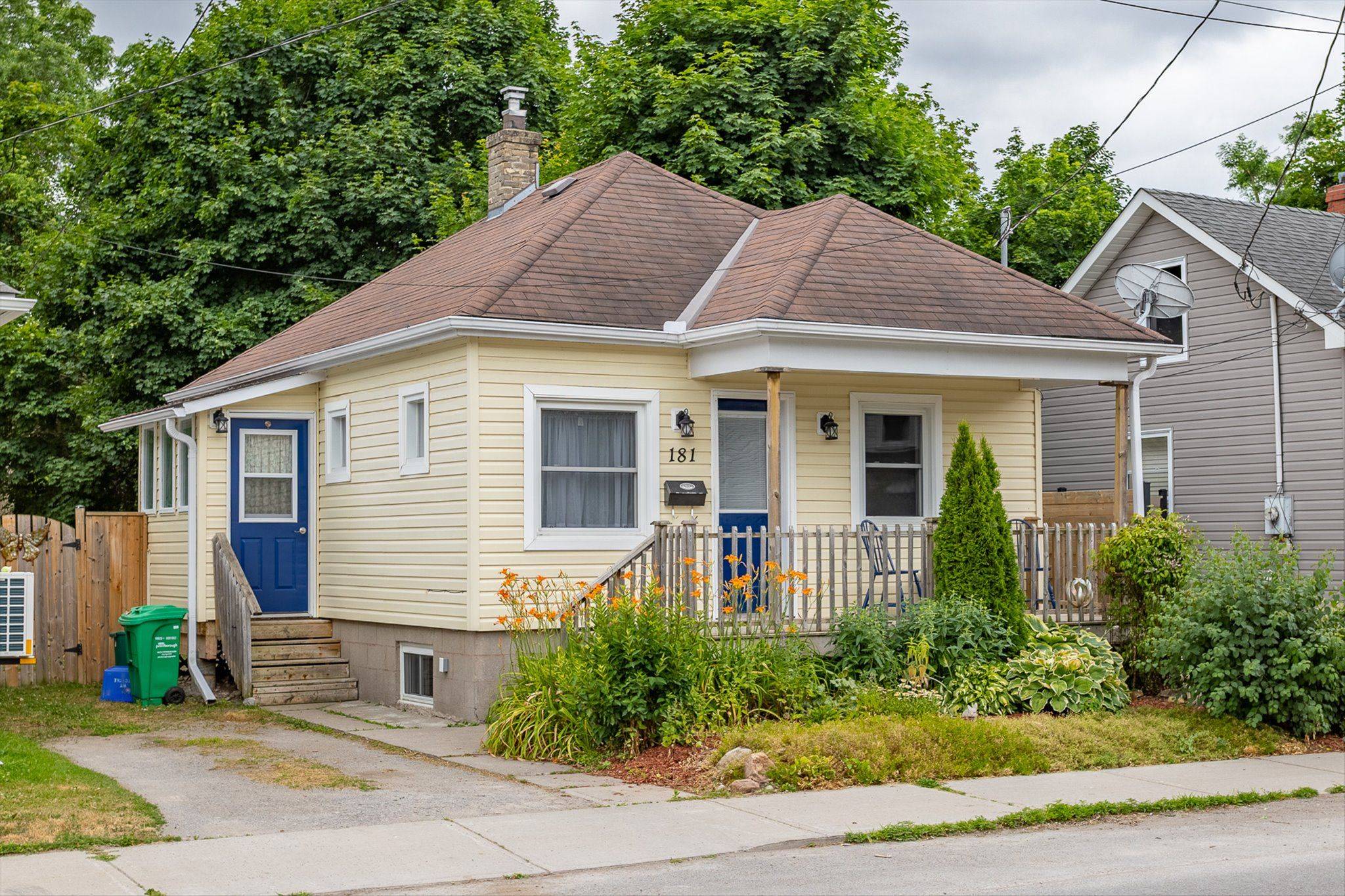 181 Hazlitt ST, Peterborough East, ON K9H 1L8