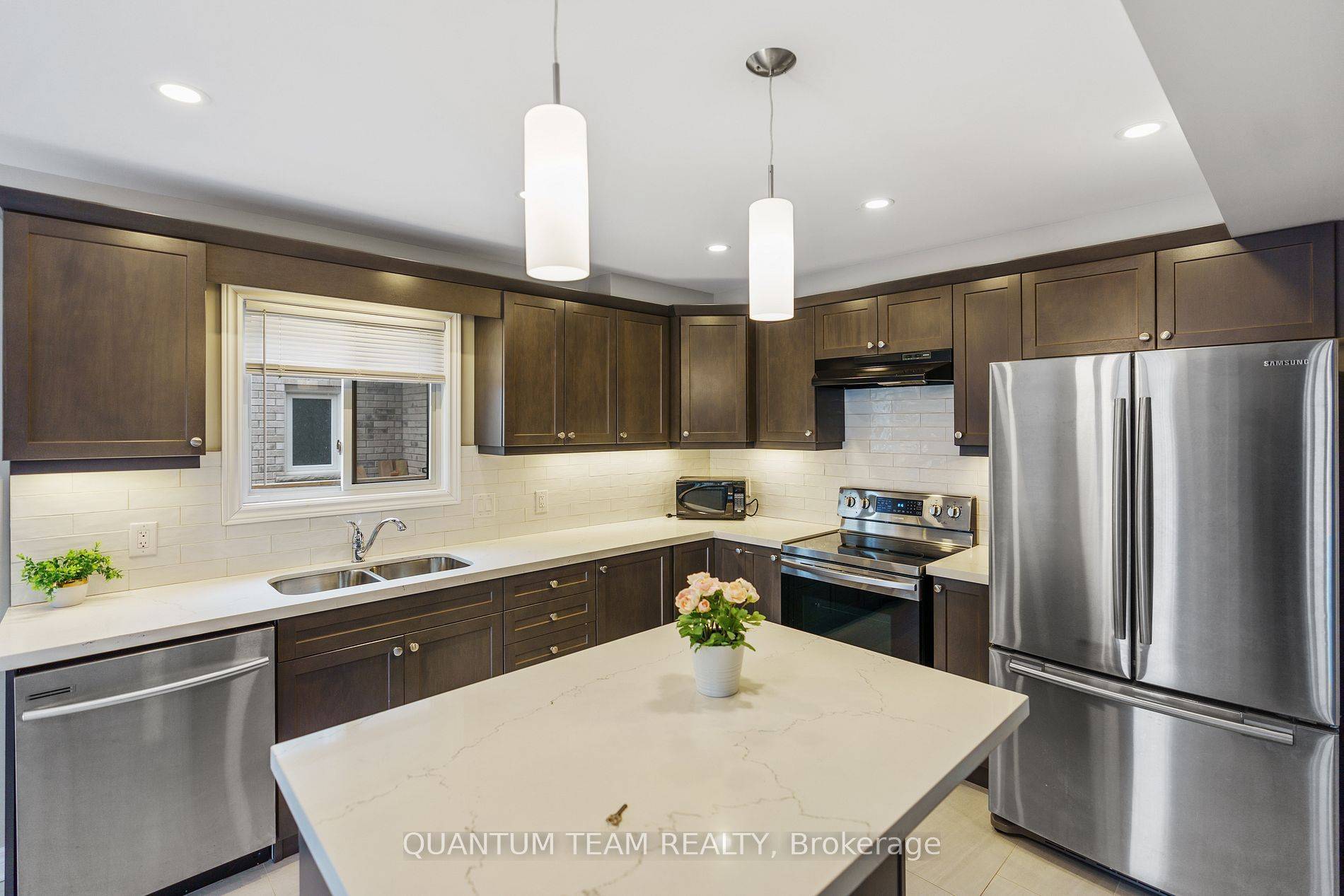 Welland, ON L3B 0E2,15 Laurent AVE
