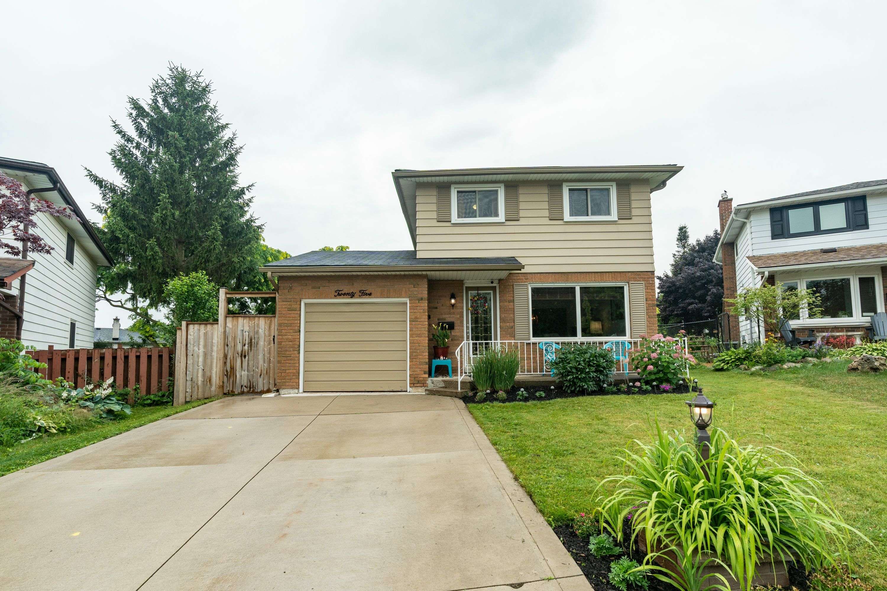 25 Forest Glen CT, Kitchener, ON N2N 1E1