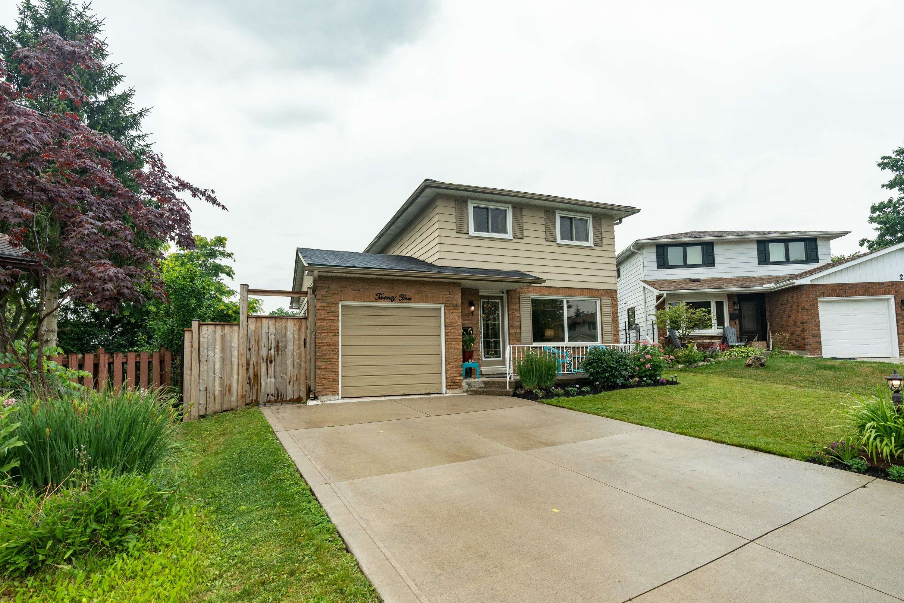 Kitchener, ON N2N 1E1,25 Forest Glen CT