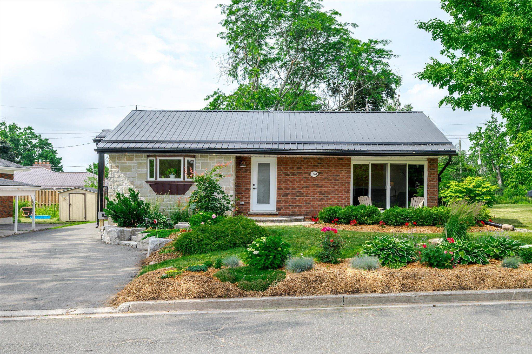 1361 Holloway DR W, Peterborough Central, ON K9J 6G1