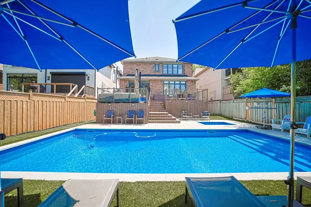 Toronto C04, ON M5M 2L3,336 Brooke AVE