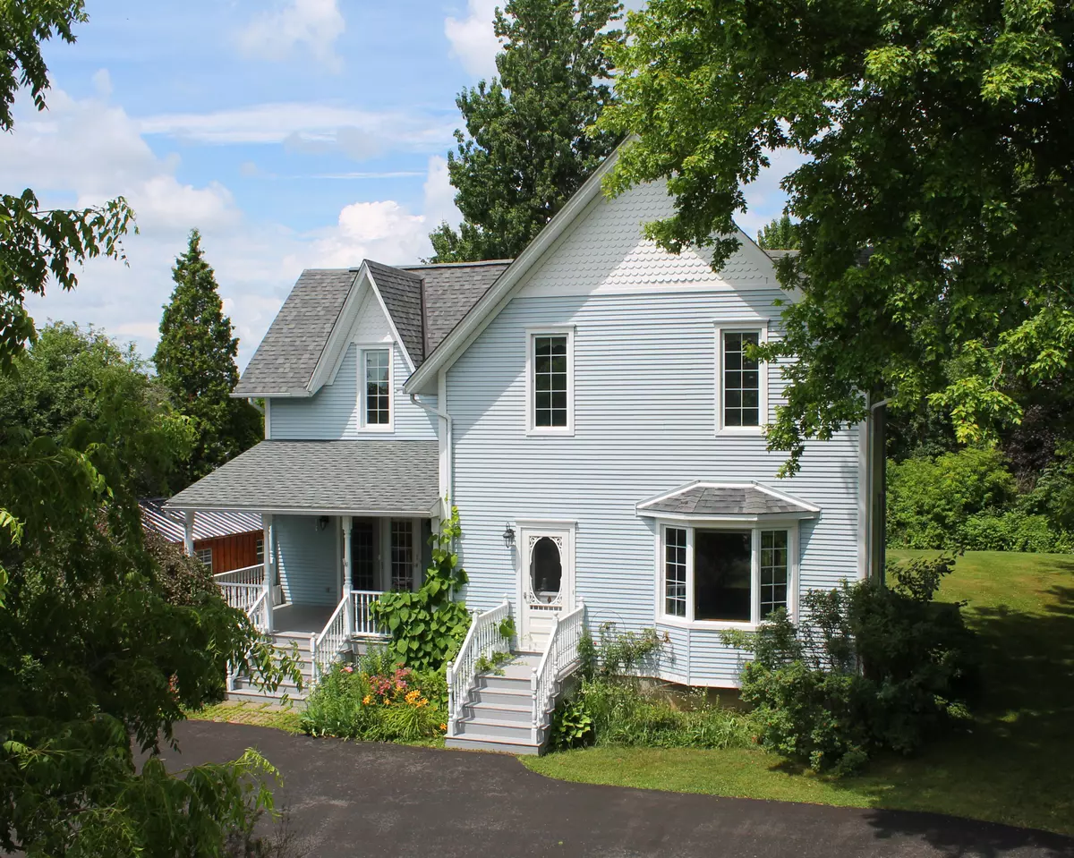South Dundas, ON K0C 1X0,11719 Lakeshore DR
