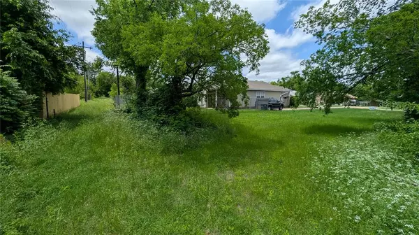 Fort Worth, TX 76104,1442 E Allen Avenue