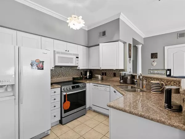 Dallas, TX 75219,3400 Welborn Street #226