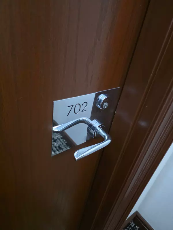Toronto C01, ON M5S 3A3,1055 Bay ST #702