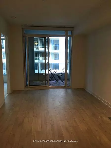 Toronto C01, ON M5V 1C1,576 Front ST W #721E